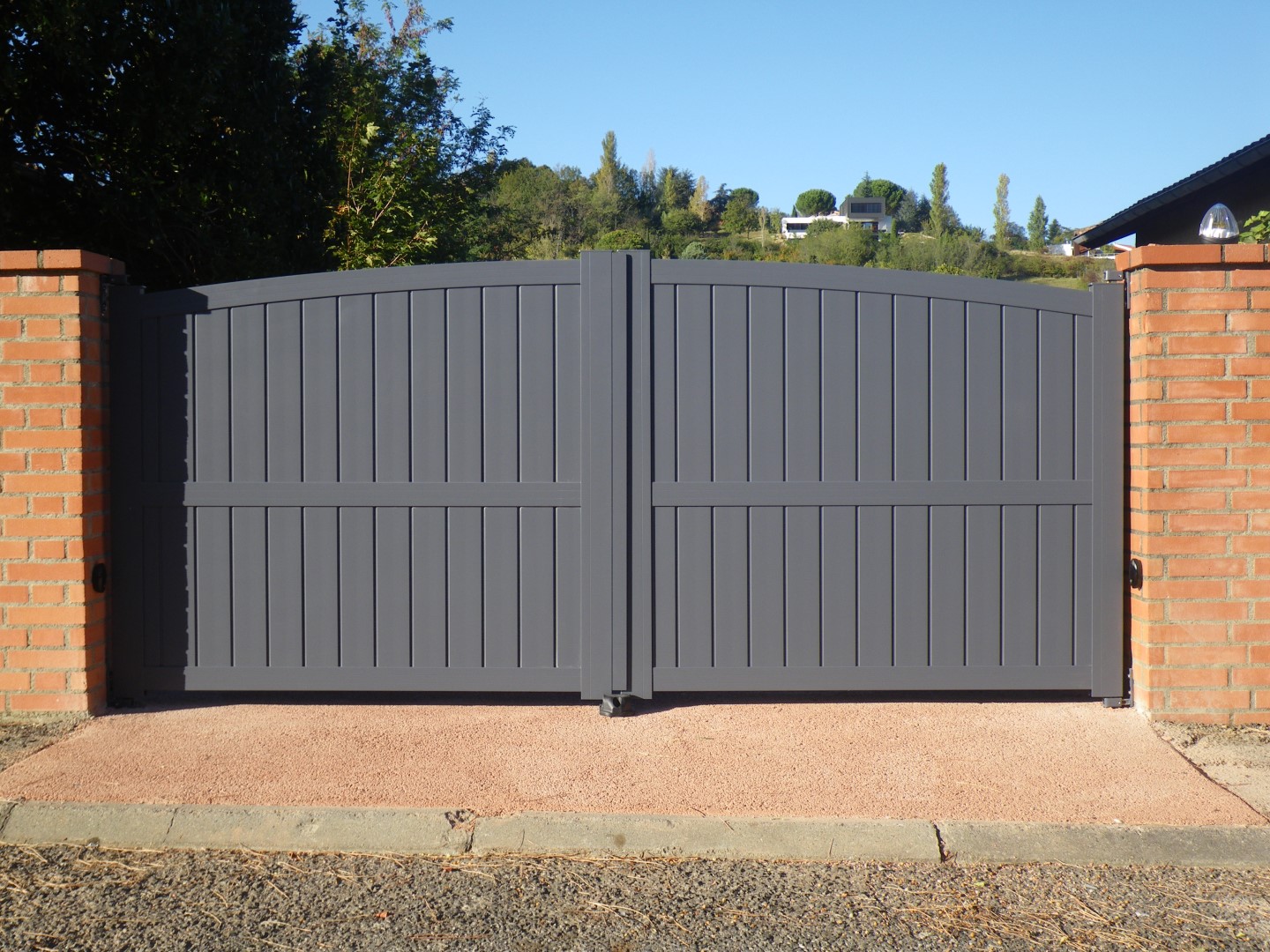 Pose de portail à Castelginest en Haute-Garonne